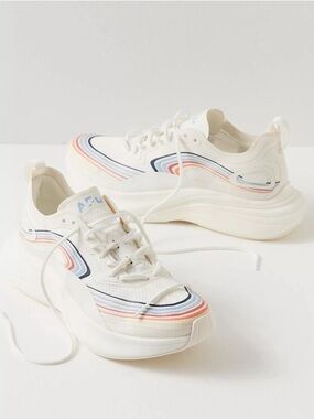 APL Women’s Streamline Ivory with Rainbow Stripes, Size: 7.5